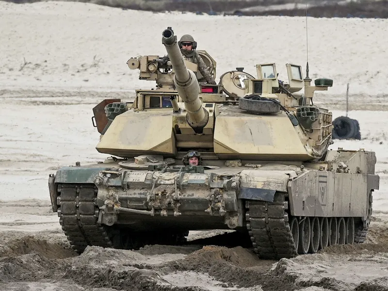 Puolassa huhtikuussa Abrams-tankeilla harjoitelleet amerikkalaiset ovat todennäköisesti vielä pitkään turvassa laseraseilta.