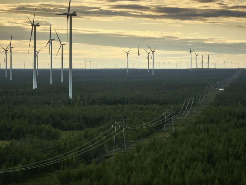 Tuulivoimaloita nähdään tulevaisuudessa myös Suomen merialueilla sankoin joukoin.