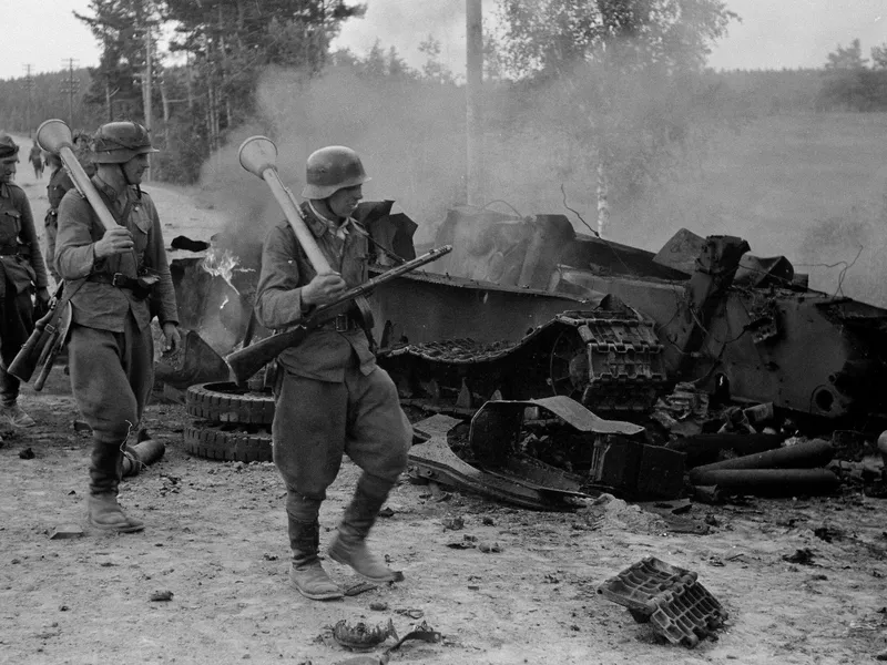 Suomi torjui Neuvostoliiton hyökkäyksen Tali-Ihantalan taistelussa kesällä 1944. Tämä T-34-vaunu tuhottiin siellä.