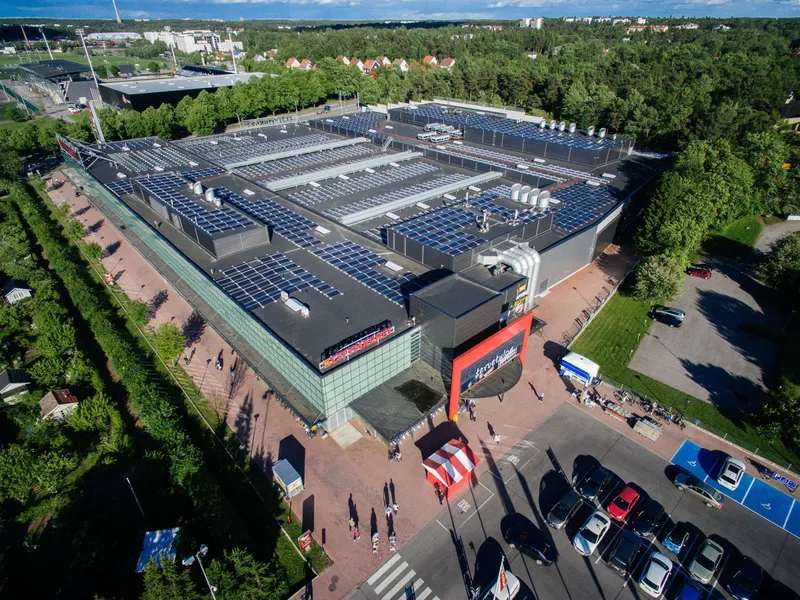 Solnet Green Energy on toimittanut aurinkovoimaloita muun muassa Keskon Citymarket-kauppoihin.