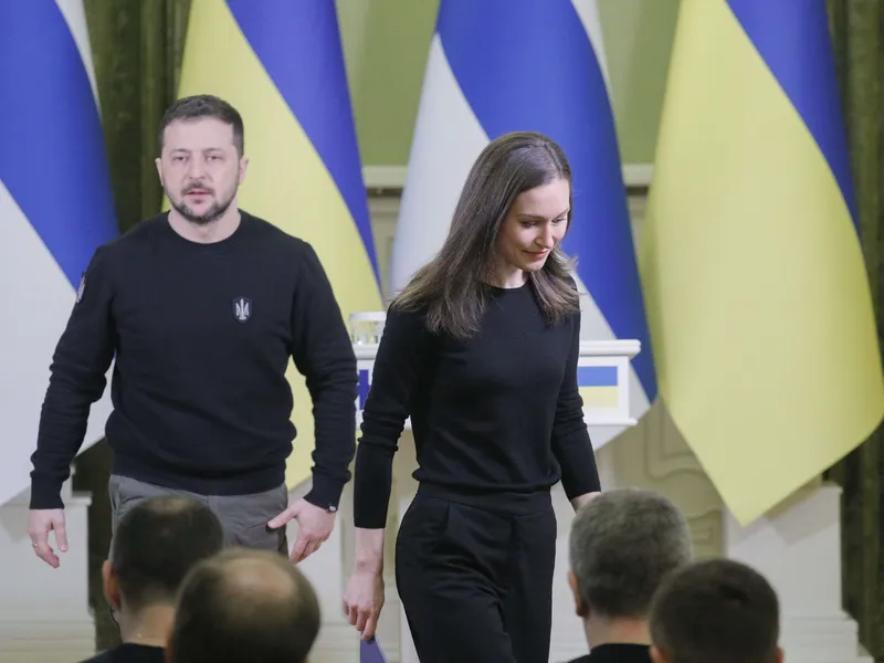 Pääministeri Sanna Marin on kertonut keskustelleensa Ukrainan hävittäjätarpeesta maan presidentin Volodymyr Zelenskyin kanssa Kiovan-vierailullaan maaliskuussa.
