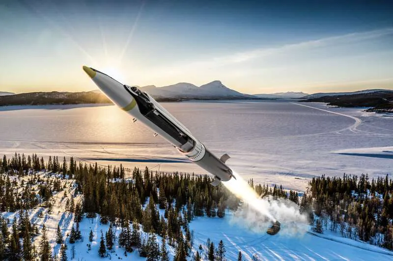 Boeing ja Saab solmivat GLSDB:n kehityssopimuksen vuonna 2014.