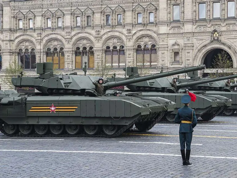 T-14 Armata -taistelupanssarivaunuja Voiton päivän paraatissa Moskovassa toukokuussa 2022.