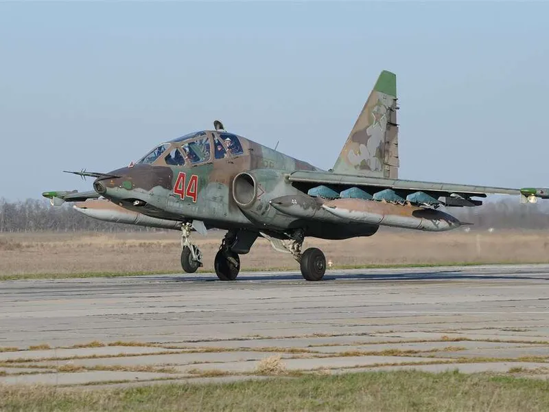 Venäläinen Suhoi Su-25 kuvattuna maaliskuussa 2016.