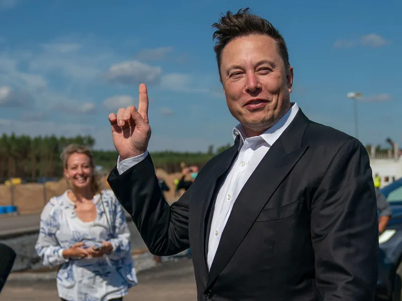 Elon Musk innostui tviittailemaan Sanna Marinista.