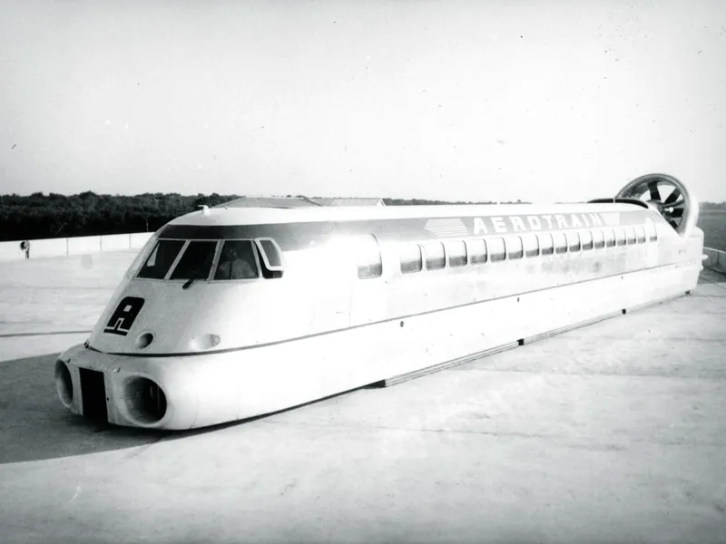 Ilmatyynyjunan varhainen prototyyppi 1960-luvulta. Junalla ensimmäinen linja oli tarkoitus rakentaa Pariisin ja Orleansin välille