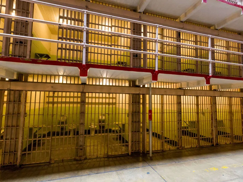 Huijari vei 11 miljoonaa dollaria vankilasta käsin. Kuva nykyään museokäytössä olevasta Alcatrazin vankilasta.