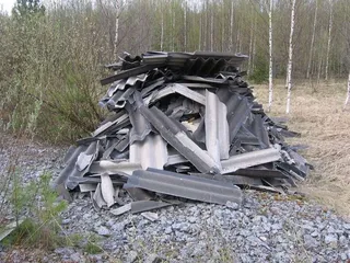 Asbestin käyttö kiellettiin Suomessa jo noin 25 vuotta sitten, mutta altistumista tapahtuu edelleen asbestipurkutöissä.