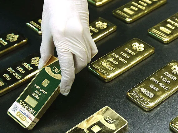 RAAKA-AINEET: Kultaa myytiin minuutissa Suomen koko kultavarantoa suurempi  määrä | Kauppalehti