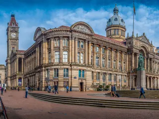 Birminghamin kaupunginvaltuusto julisti itsensä maksukyvyttömäksi. Kuvassa valtuuston talo Victoria Square -aukiolla Birminghamin keskustassa.
