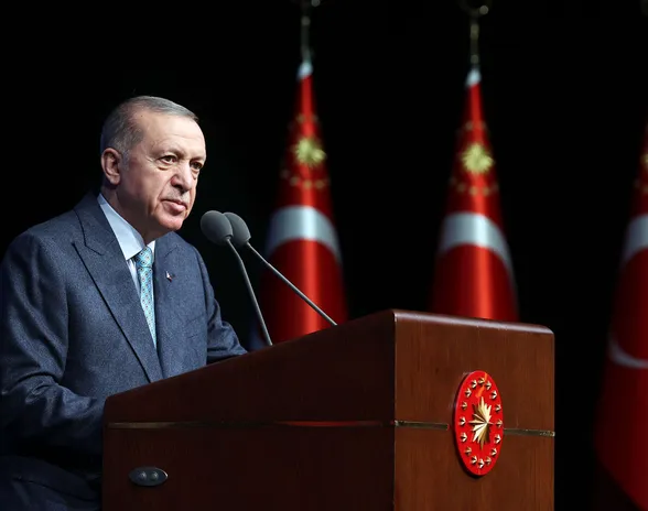 Presidentti Erdoğanin ensimmäinen prioriteetti tällä hetkellä on vaalivoitto toukokuun presidentin- ja parlamenttivaaleissa. Vaalityöhön kuuluu kovan naaman näyttö ulkopolitiikassa.