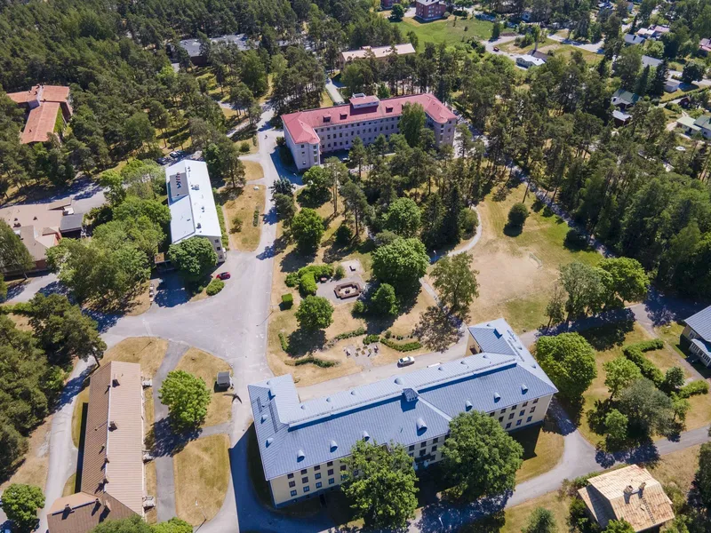 Koska psykiatrisen sairaalan toiminta päättyy ensi vuoden lopussa, Varsinais-Suomen hyvinvointialue myy suuren alueen rakennuksineen.