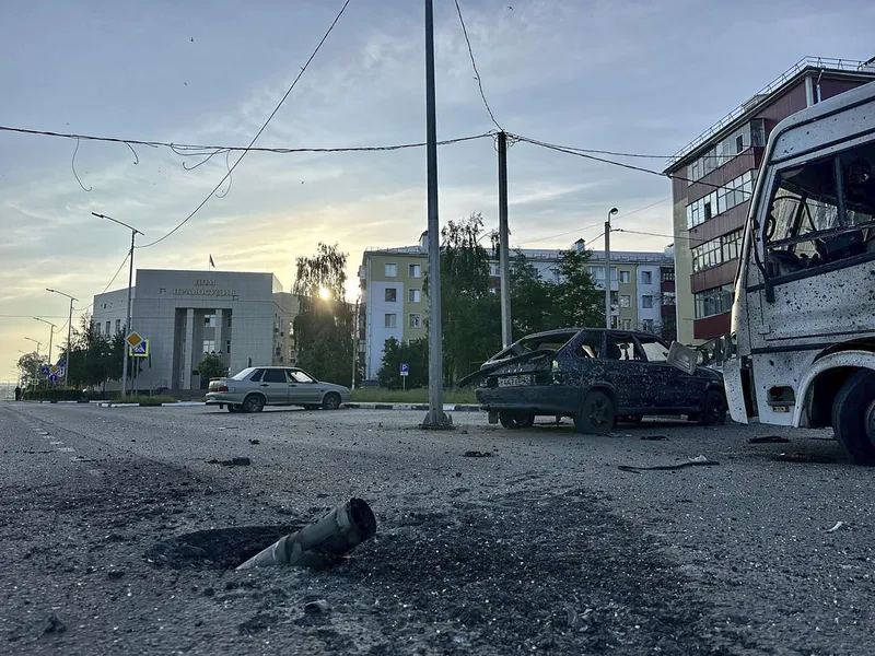 Pommituksen jälkiä Šebekinon kaupungissa Venäjällä.