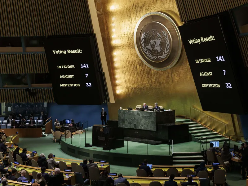 YK:n 193 jäsenmaata äänesti torstaina ei-sitovasta päätöslauselmasta, joka vaatii Venäjää vetämään joukkonsa välittömästi pois Ukrainan alueilta.
