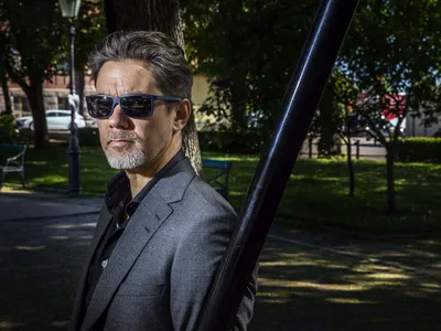 Johtajien kriisivalmentaja on ollut tiukoissa tilanteissa: "Joskus hälytyspartiossa jouduin miettimään, ammunko vai en" - Vimarsana News
