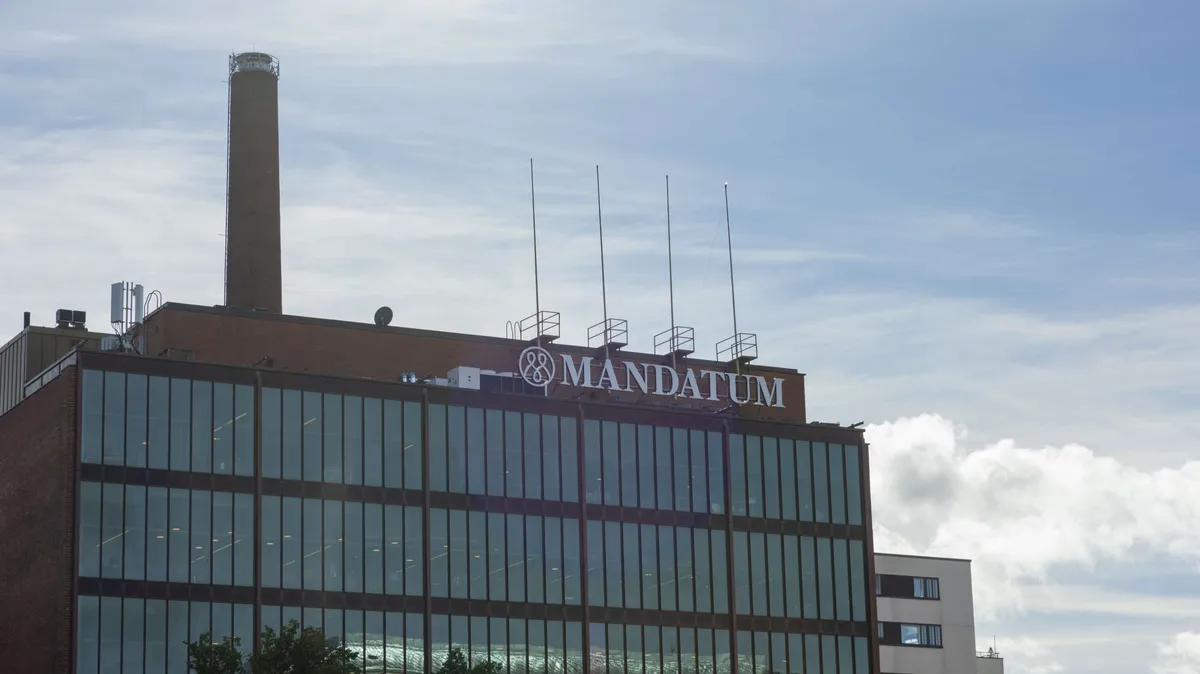 Mandatumin osake 12 prosentin laskussa osingon irrottua