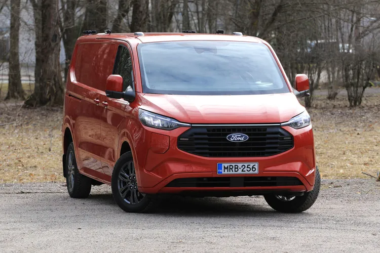 Fordin pakettiautot etäsyyniin – Palvelu keksii viat jo ennen vauriota ...