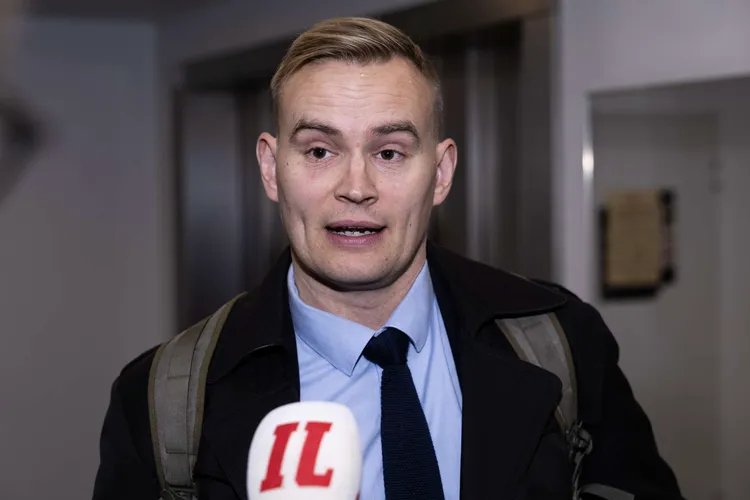 nyt-meni-kuppi-nurin-ministeri-pit-lakkauttaa-vaatii-vihre
