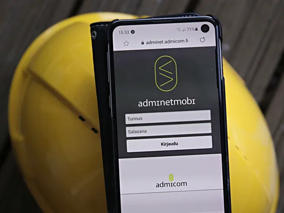 Admicom antaa kymmenille potkut