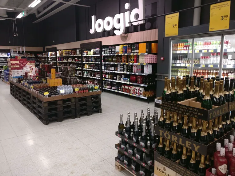 SOK kiihdyttää Virossa ennen Lidlin tuloa – Tallinnassa avautui maan suurin  hypermarket, jossa on 70 000 tuotetta | Talouselämä
