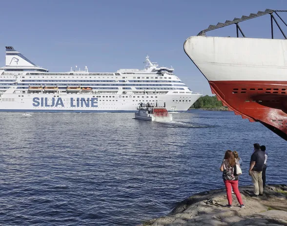 Tallink Siljan laivahenkilökunnalle tuli yllätyksenä, että esimerkiksi huulipunia saatettiin ostaa useita
                              kymmeniä.
