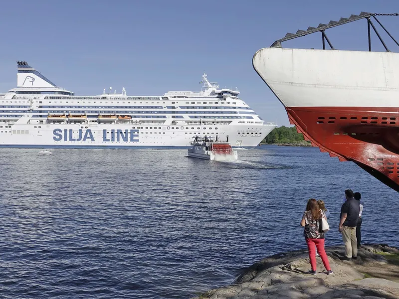 Kiinalaiset yllättivät Suomen risteily-yhtiöt: 20 000 eurolla  meripihkakoruja ja ruuhkaa luksuskaupoissa | Talouselämä