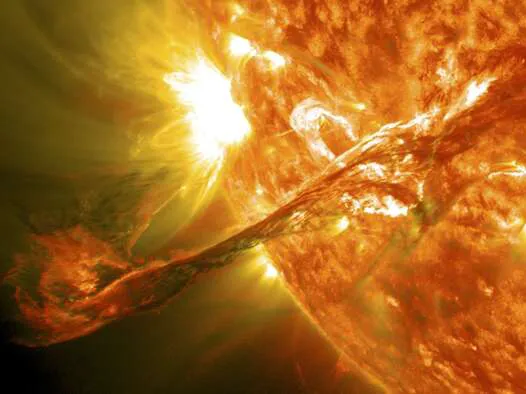 Auringon kaasukehästä on paljastunut fysikaalisia yllätyksiä.