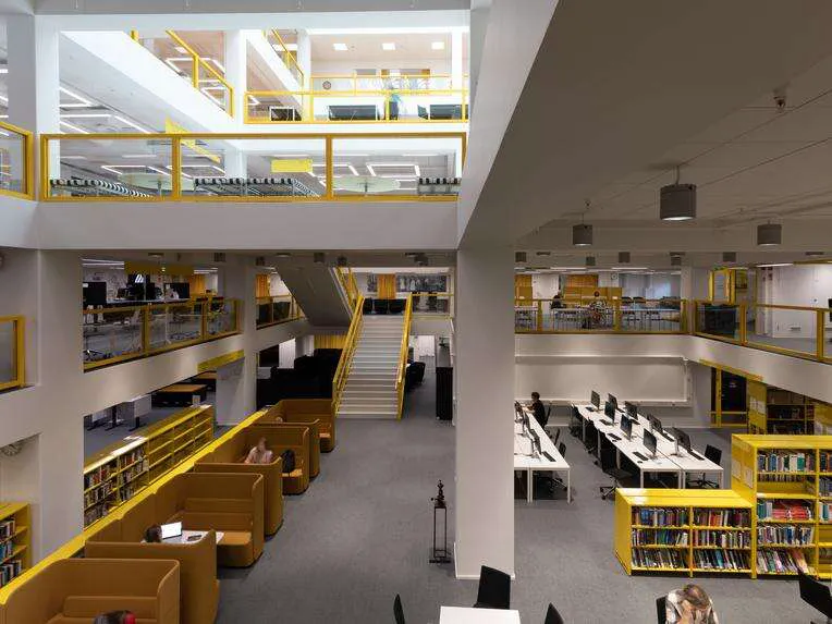 Vuonna 2022 arkkitehtuurin Finlandian sai peruskorjattu Jyväskylän yliopiston kirjasto.