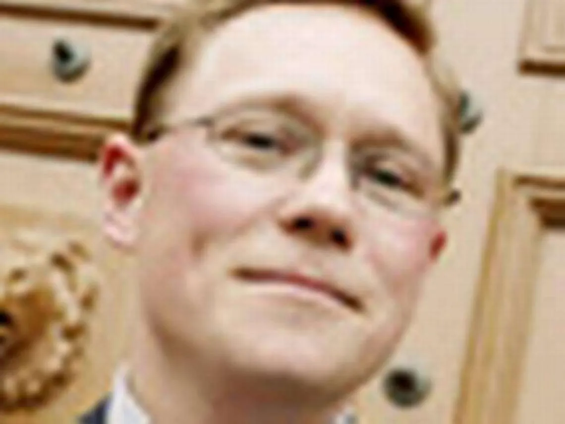 Alexander Ehrnrooth Uniikkitilaisuus nostaa omistusta Ahlstromista