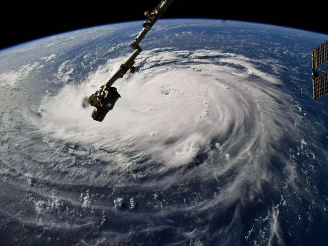 Video: Tältä näyttää hurrikaani Florence avaruudesta kuvattuna –  Kansainvälisen avaruusaseman hd-kamerat tallensivat rannikkoa lähestyvän  hirmumyrskyn | Tekniikka&Talous