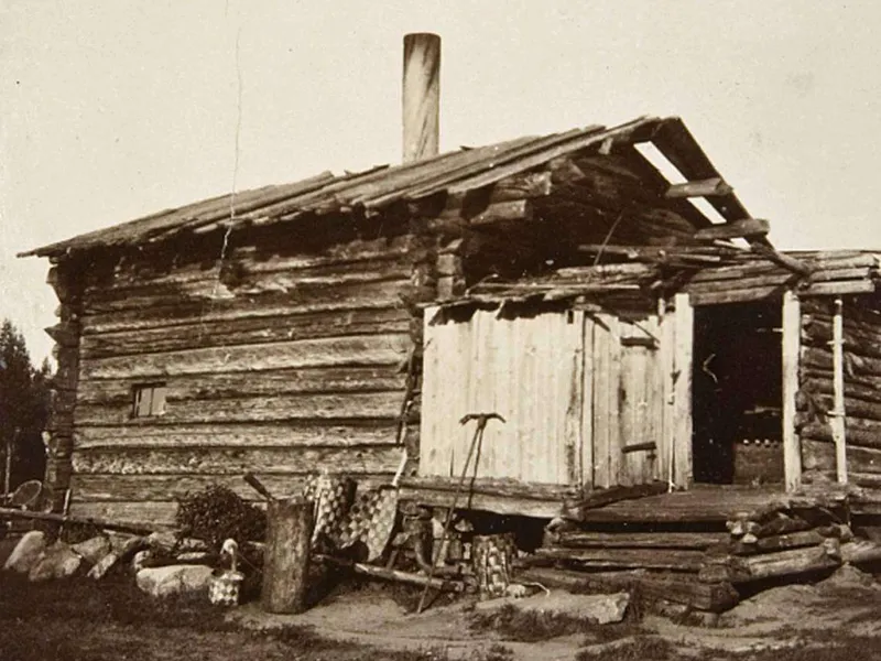 Savupirtti Lieksan Nurmijärvellä 1900-luvun alussa.