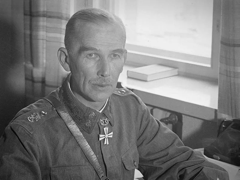 Kenraaliluutnantti V. P. Nenonen sodan aikana Mikkelissä.
