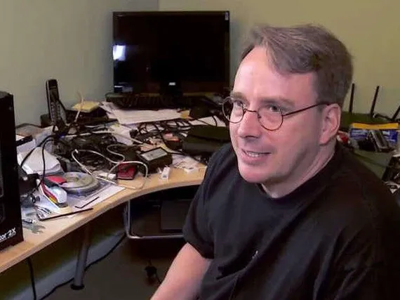 Linus Torvalds pyytää anteeksi törkeää käytöstään ja astuu väliaikaisesti  syrjään - 