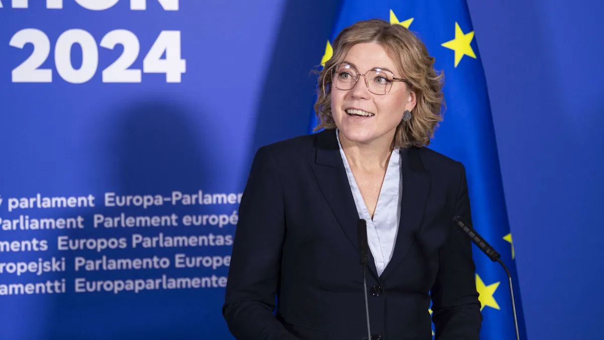 The EU struck with a giant sanction: Apple and Meta received a fine of EUR 700 million