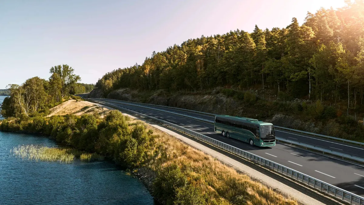 Autotehdas uusiutuu nyt kuin kameleontti – Valtion omistuksen järjestely herättää kysymyksiä