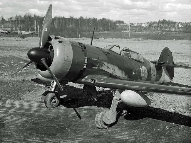 Tästä piti tulla Suomen oma hävittäjä maailmansotaan – lopulta ne lahosivat  lentokenttien laitamille | Tekniikka&Talous