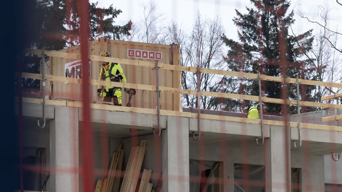 Asuntorakentajat ovat rahoittajien pitkämielisyyden varassa – Konkurssit veisivät markkinat kokonaan solmuun