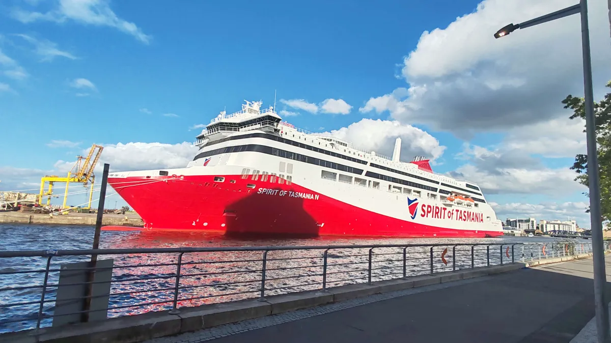 Satojen miljoonien fiasko: Suomalaislaivat jumissa Australiassa – Laituri puuttuu yhä