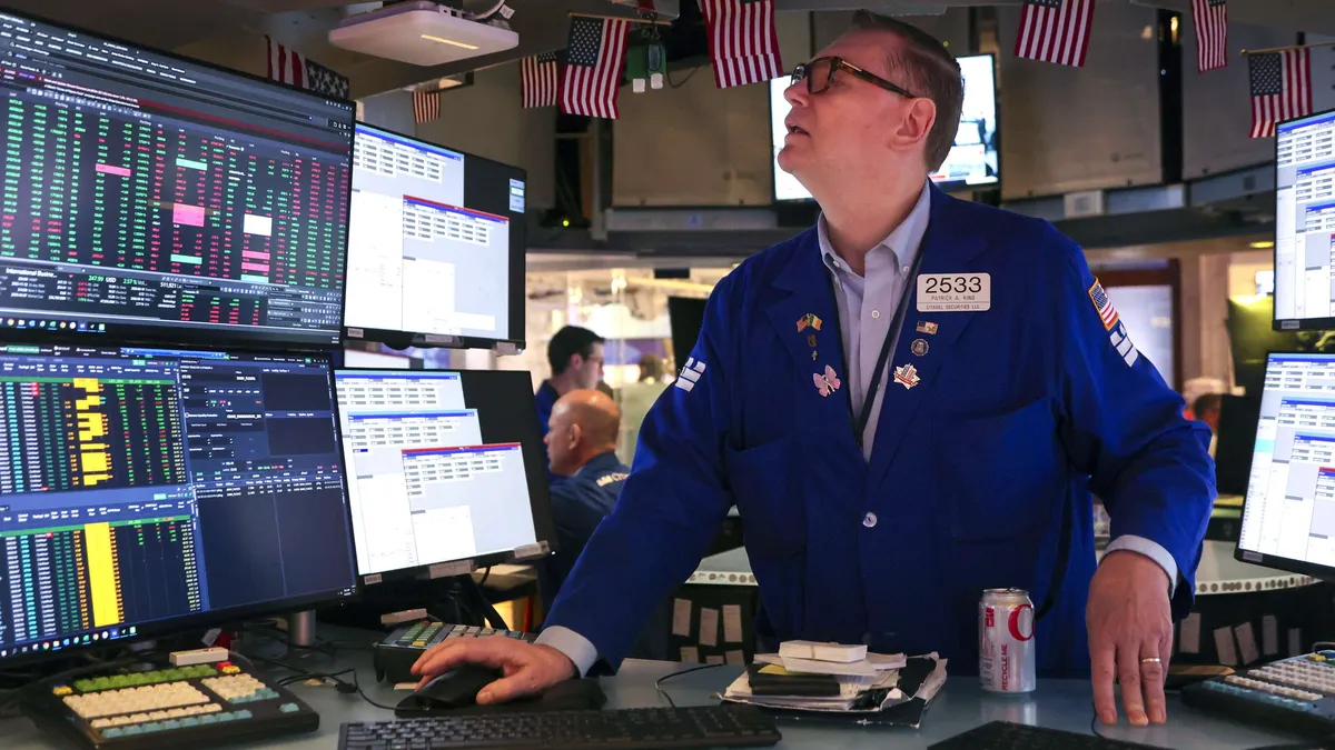 Raakaöljyn hinta syöksyy, pörssit kiitävät – Näin Hormuzinsalmen avautuminen näkyy markkinoilla