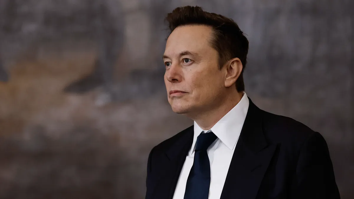 Musk keskeytti tulospuhelun ja alkoi anoa siunausta jättipalkkiolleen