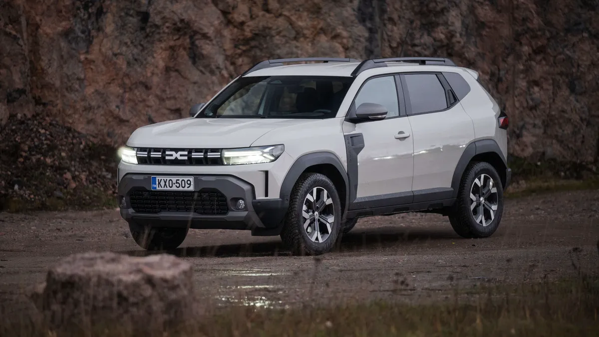 Dusterin sisätilat menivät uusiksi: Yksi varuste on markkinoiden kovimpia – eikä hyvällä tavalla