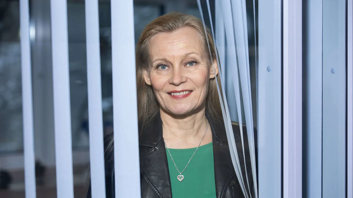 Maria Löfgren ei usko perustuloon vaan ansioon perustuvaan sosiaaliturvaan.