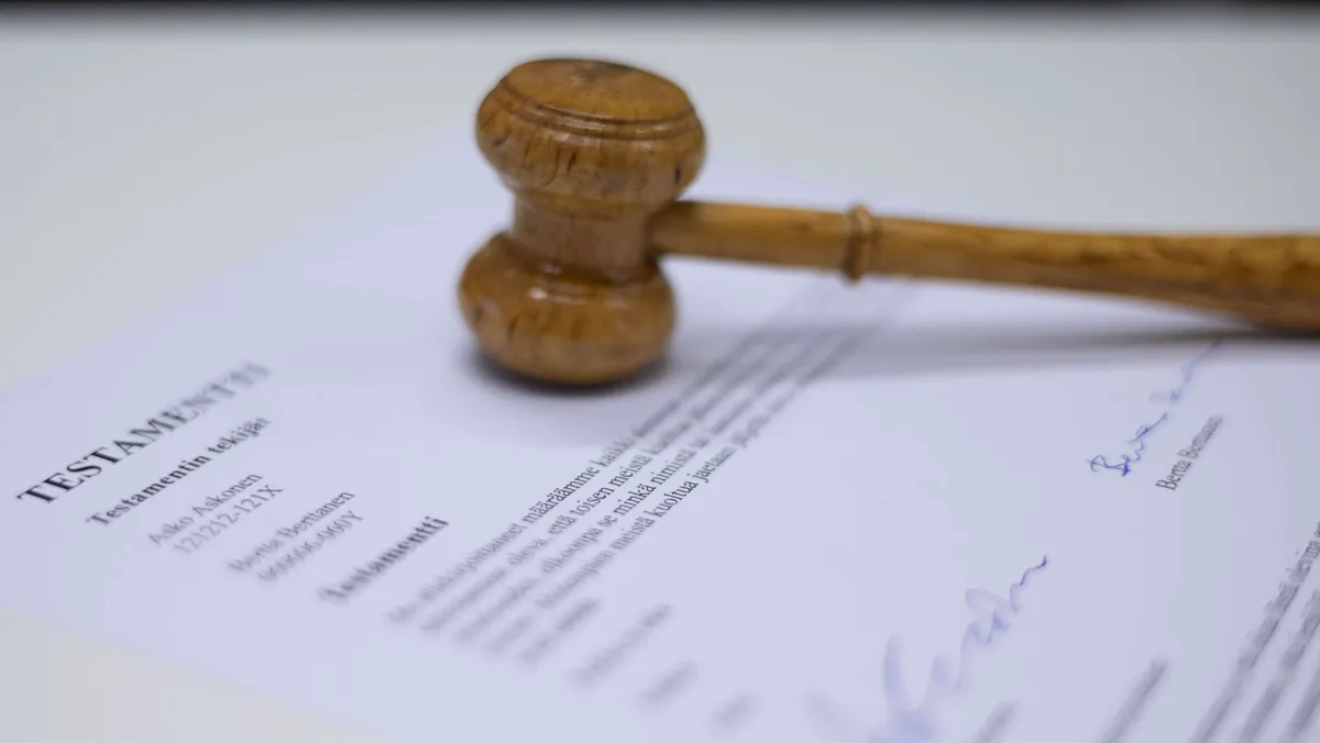 Näin syntyy testamenttikaaos, joka voi sotkea perinnönjaon – Asiantuntija vaatii muutosta Suomeen