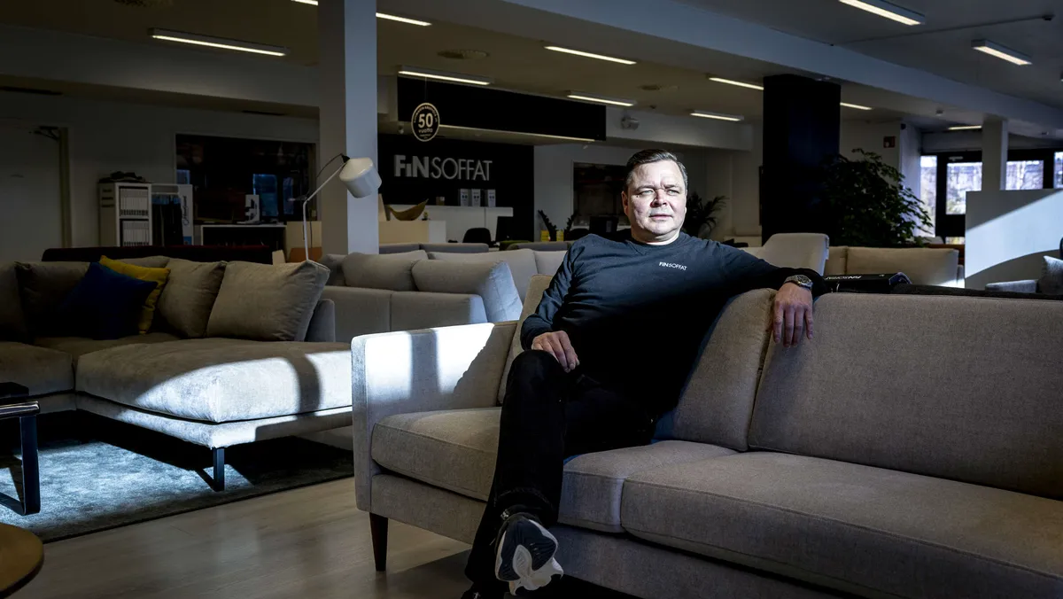 ”Ei se ole meidän juttu” – Näin kotimainen sohvanvalmistaja ui vastavirtaan surkeassa suhdanteessa