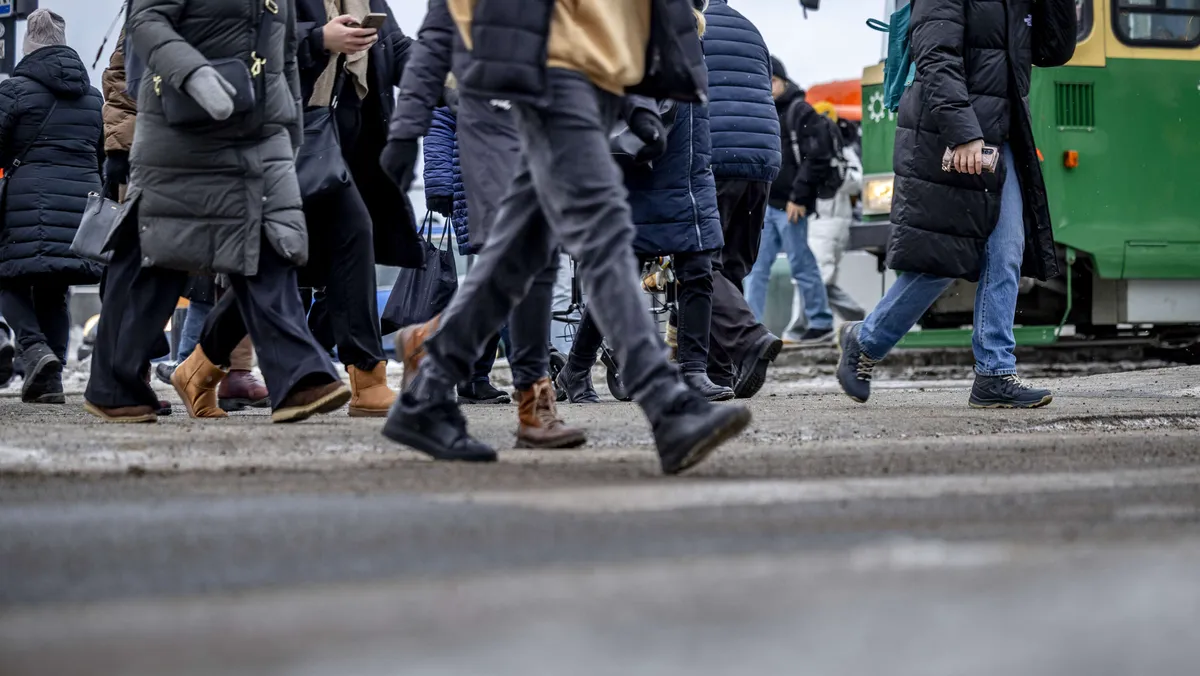 Maahanmuuttajien tulonsiirrot: Nyt tuli selvitys – Tällainen on ero suomalaistaustaisten ja ulkomaalaistaustaisten välillä