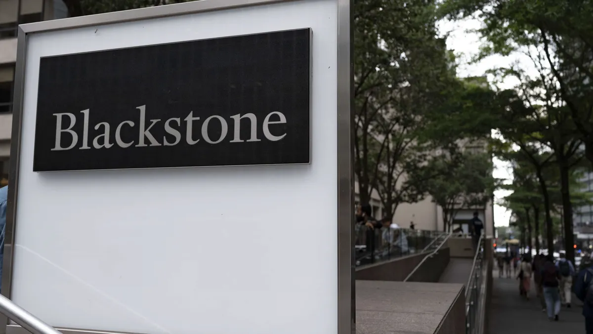 FT: Blackstone myy rahastoja sijoittajille yli kahden miljar