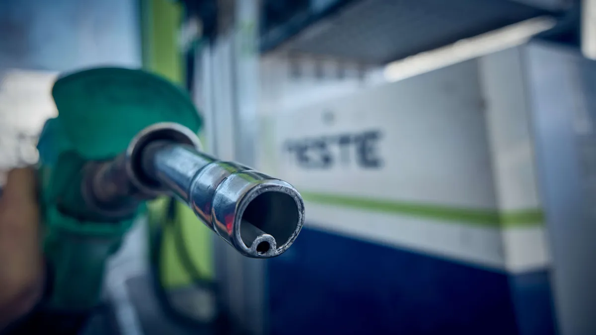 Hallituksen diesel käryää – 12 sentin alennus voi olla käden ulottuvilla