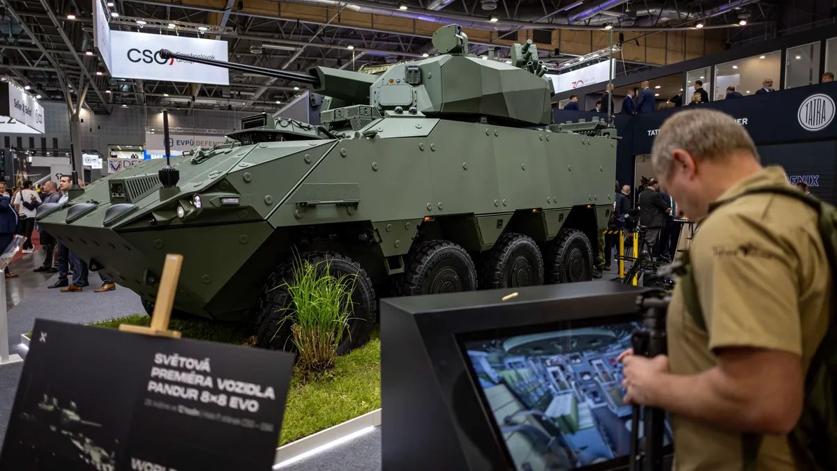 Kolmen miljardin listautuminen tulossa puolustusalalla? KL vieraili yhtiössä, jonka omistaa jalkapallojoukkueen ostanut miljardööri