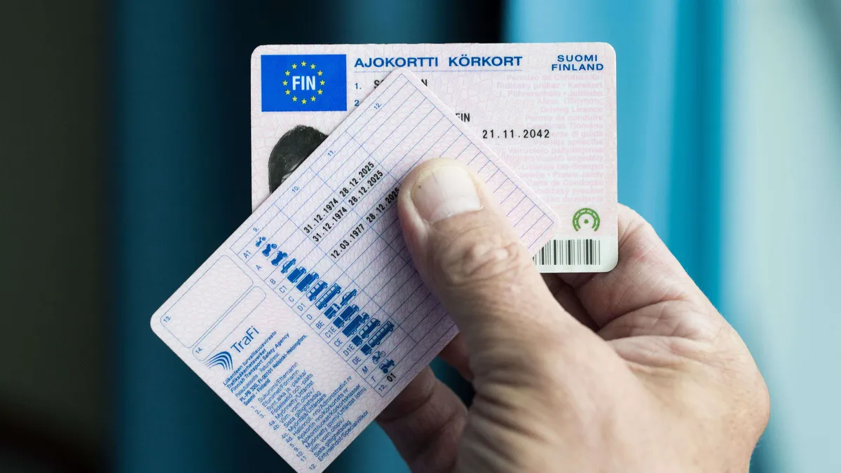 17-vuotiaat-auton-rattiin-ja-ajokortti-digitaaliseksi-eu-komissiolta