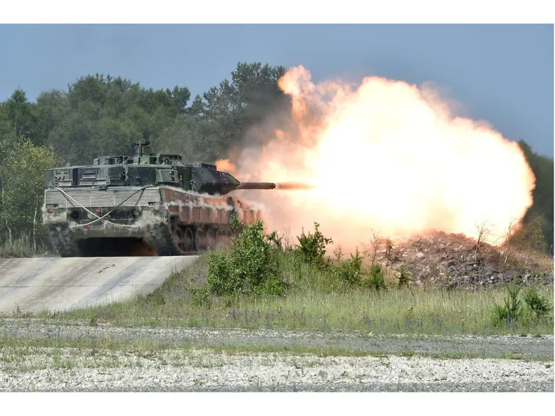 Ruotsin Stridsvagn 122 ampui kesällä 2018 Naton ja Länsi-Euroopan maiden harjoituksissa Saksassa. Maaliskuussa 2023 Venäjä halusi kaapata Ukrainalta kevyesti hajonneen Strv 122:n kenties tutkiakseen sitä, mutta Venäjä epäonnistui.